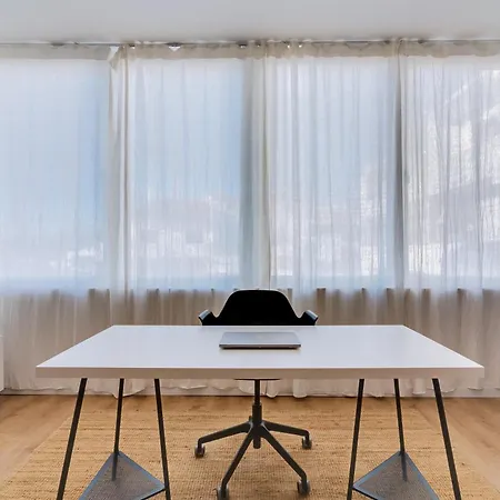 Apartamento With Rooftop And Work Space In