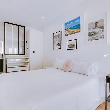 Apartamento With Rooftop And Work Space In Quarteira