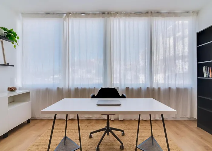 Апартаменты With Rooftop And Work Space In