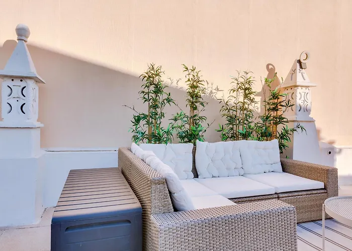 Апартаменты With Rooftop And Work Space In *