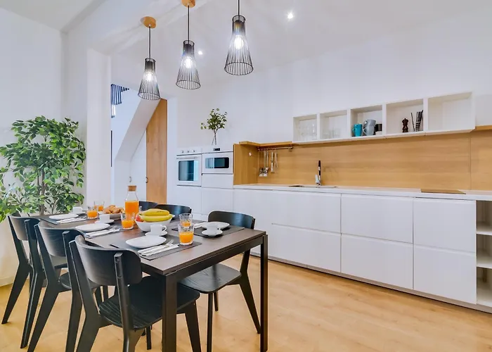 Апартаменты With Rooftop And Work Space In