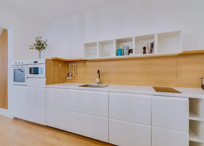 Апартаменты With Rooftop And Work Space In *