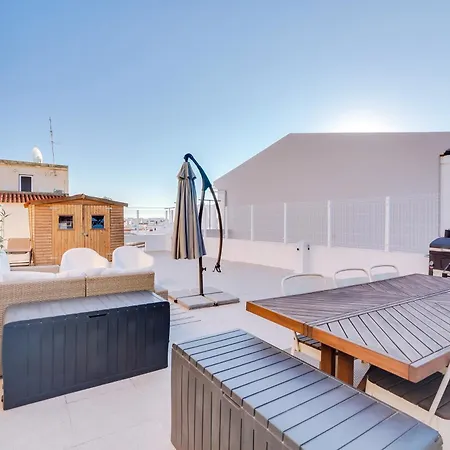 Апартаменты With Rooftop And Work Space In Картейра