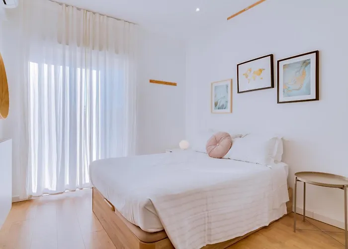 Appartement With Rooftop And Work Space In Quarteira