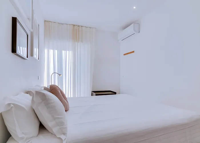 With Rooftop And Work Space In Appartement *