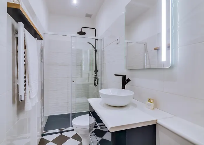 With Rooftop And Work Space In Appartement Quarteira