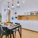 Apartment With Rooftop And Work Space In