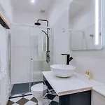 With Rooftop And Work Space In Apartment Quarteira